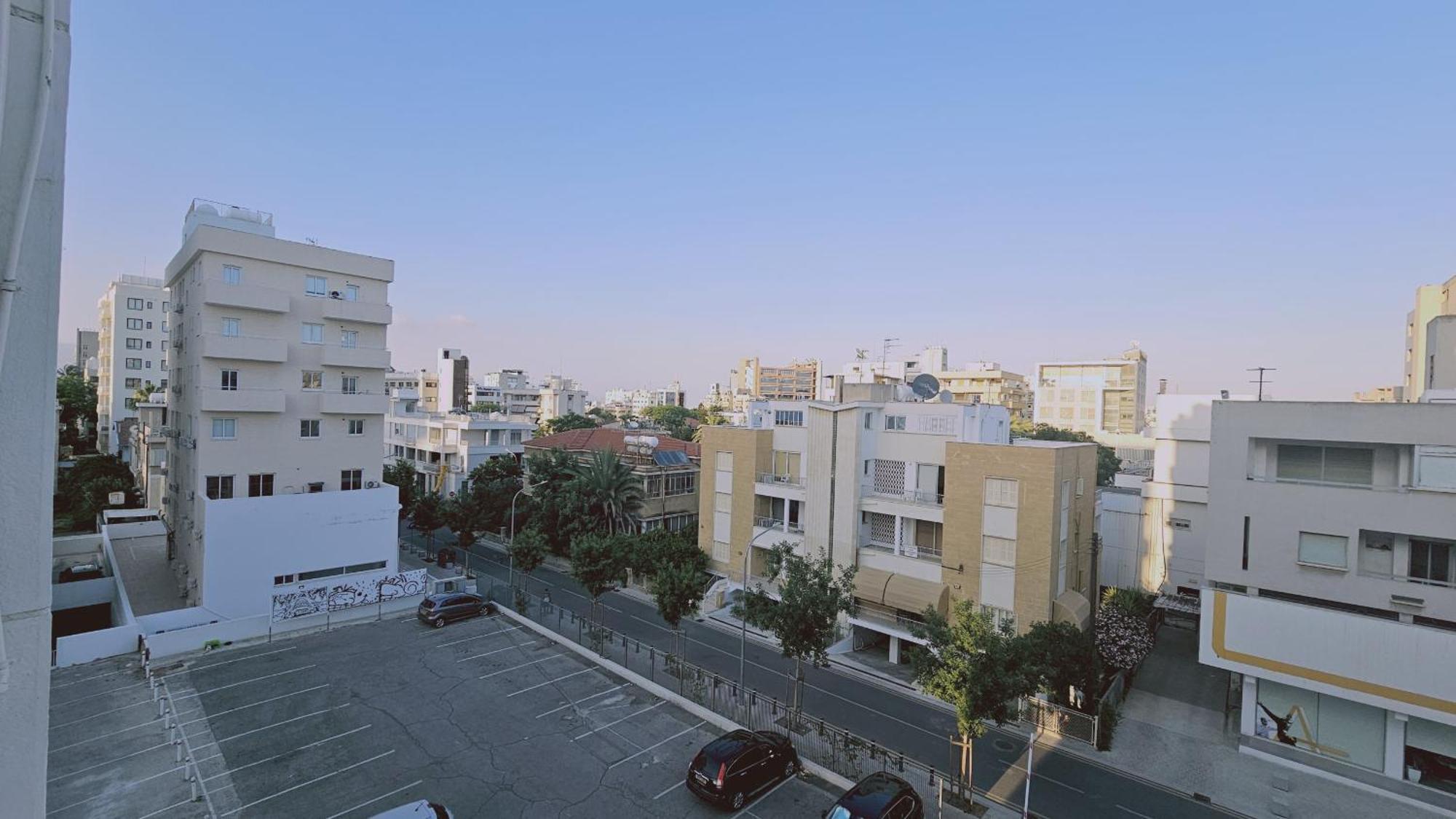 Life I Apartment